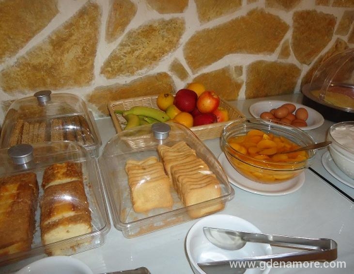 Buffet breakfast
